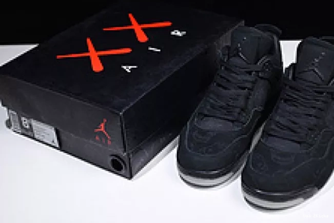 retro 4 Vibrant kaws 2906 930155- black Air Nike Jordan 540 0619